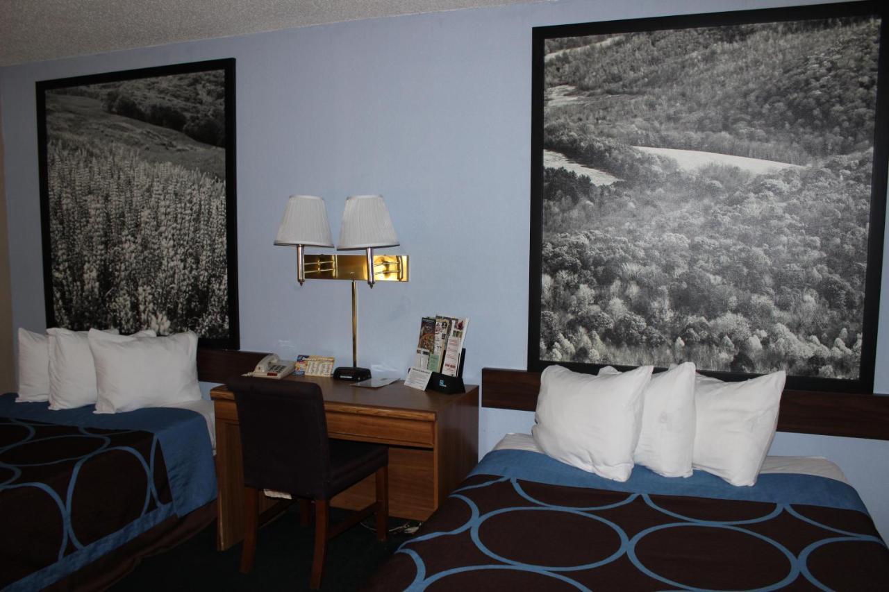 Super 8 by Wyndham Stroudsburg Hotel East Stroudsburg Eksteriør billede